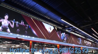 vách xuyên sáng tại phòng Gym