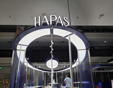 ĐÈN XUYÊN SÁNG CHO SHOP THỜI TRANG HAPAS
