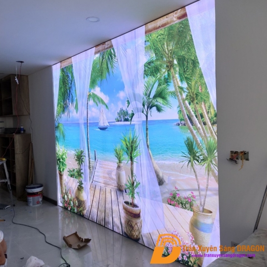 Vách xuyên sáng tại sảnh tiệc cưới