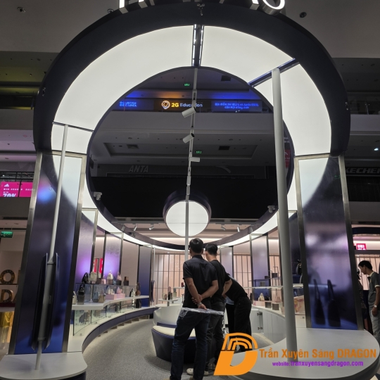 Đèn xuyên sáng cho chuỗi thời trang HAPAS