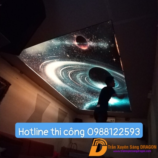 Trần Sao Đổi Màu Tại Phòng Bay Long An